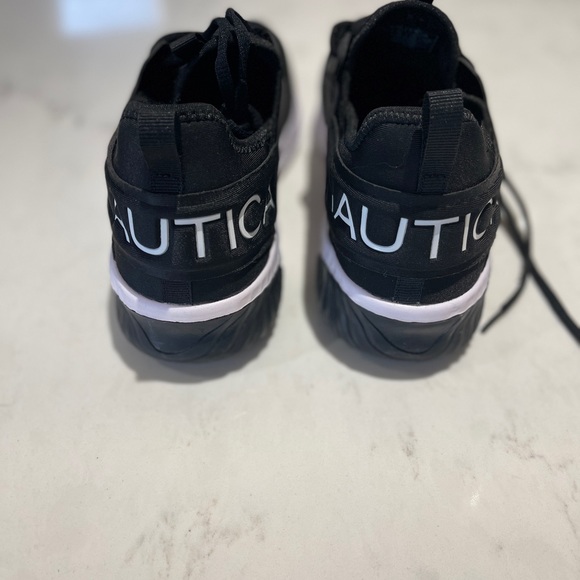 Women’s size 10 black Nautica running shoes. Brand new never been worn. - Picture 3 of 6